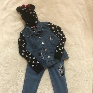 Girl’s Disney Denim Outfit! Size 6!